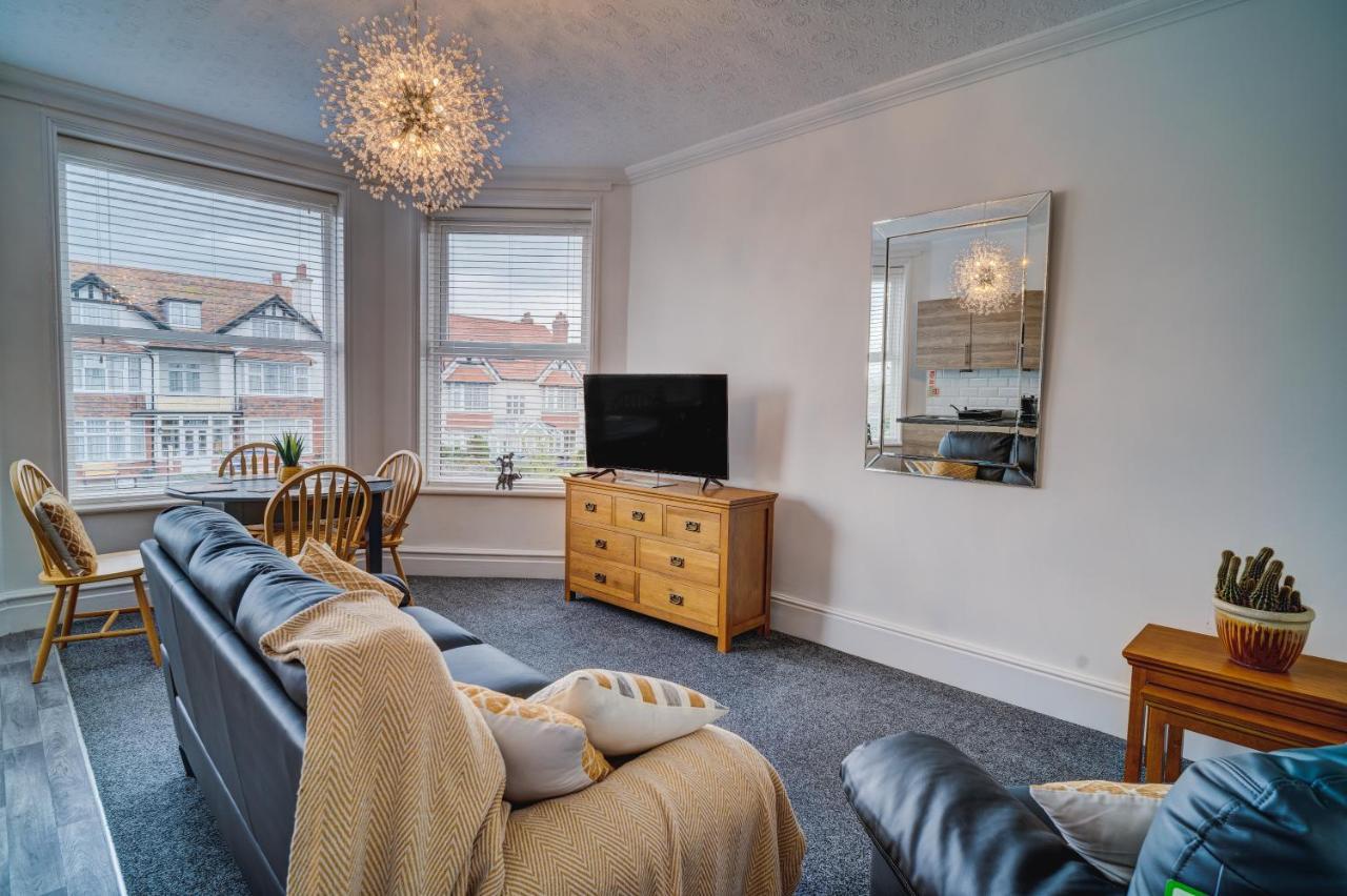 Beachmount Holiday Apartments Colwyn Bay Luaran gambar