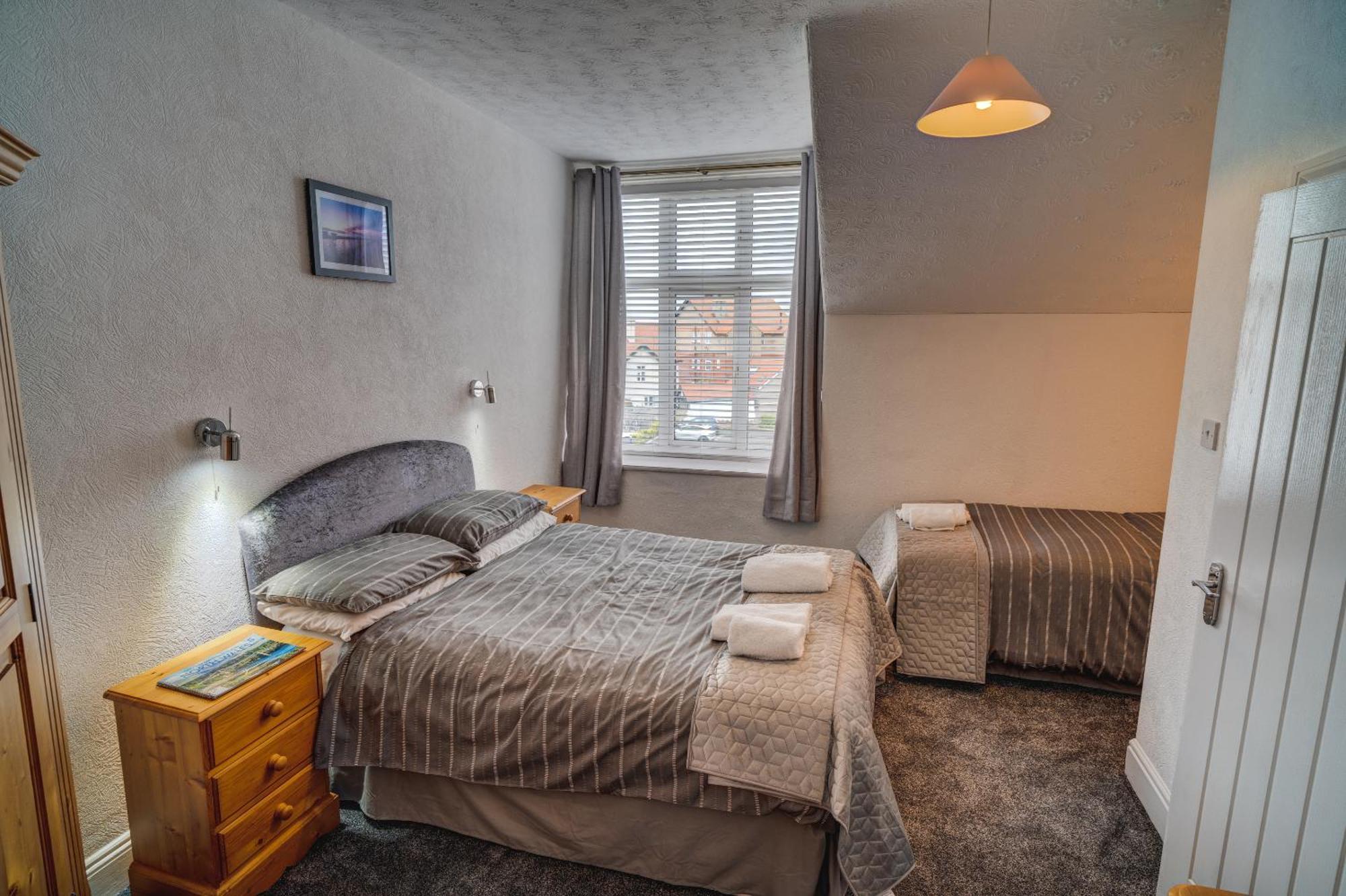Beachmount Holiday Apartments Colwyn Bay Luaran gambar